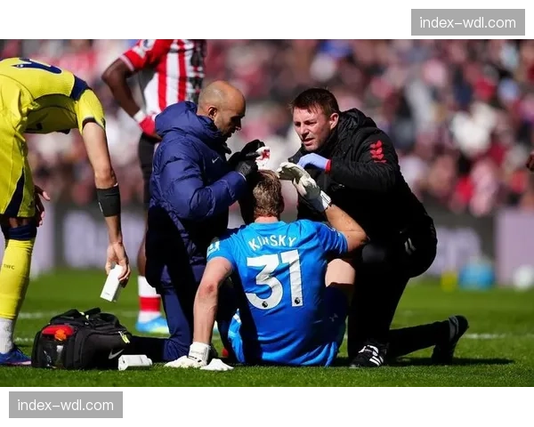 热刺后卫罗梅罗膝伤赛季报销，泪洒光明体育场